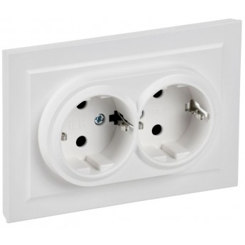 Розетка 2-местная IEK BRITE BR-R24-16-K91-F РСш12-3-БрАБ 16А в сборе с заземл. защ. шторки арктич. бел.